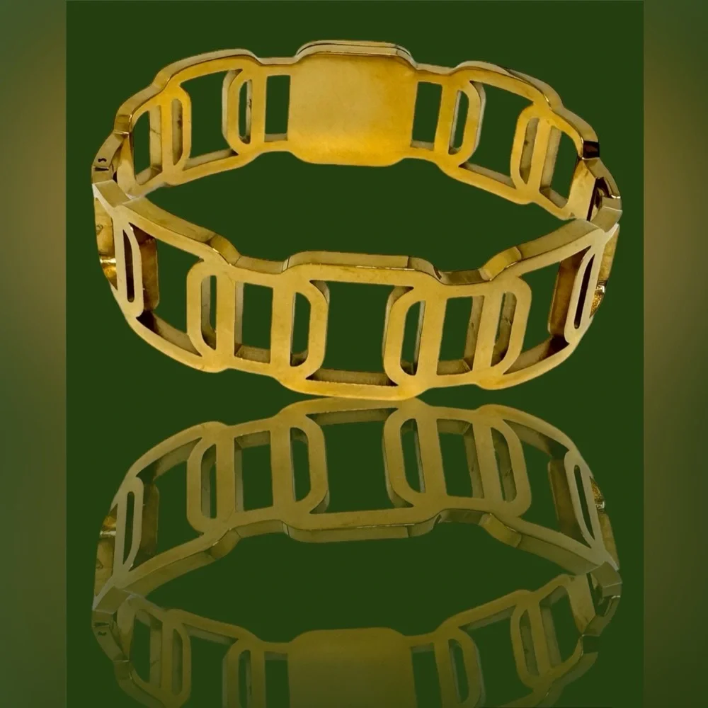 🛍️SALE🛍️ Stainless Steel Gold Color Plated Bangle / Handcuff Bracelet - Picture 4 of 7